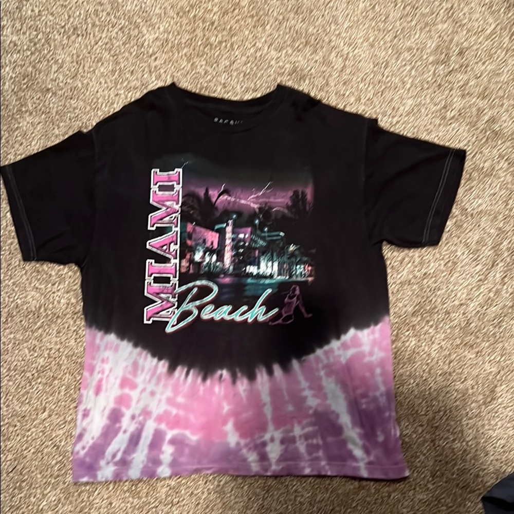 PacSun Black and Purple Short Sleeve Tee with Urban Design